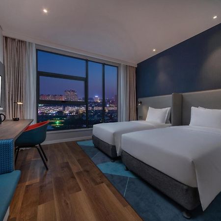 Holiday Inn Express Kaifeng City Center By Ihg Esterno foto