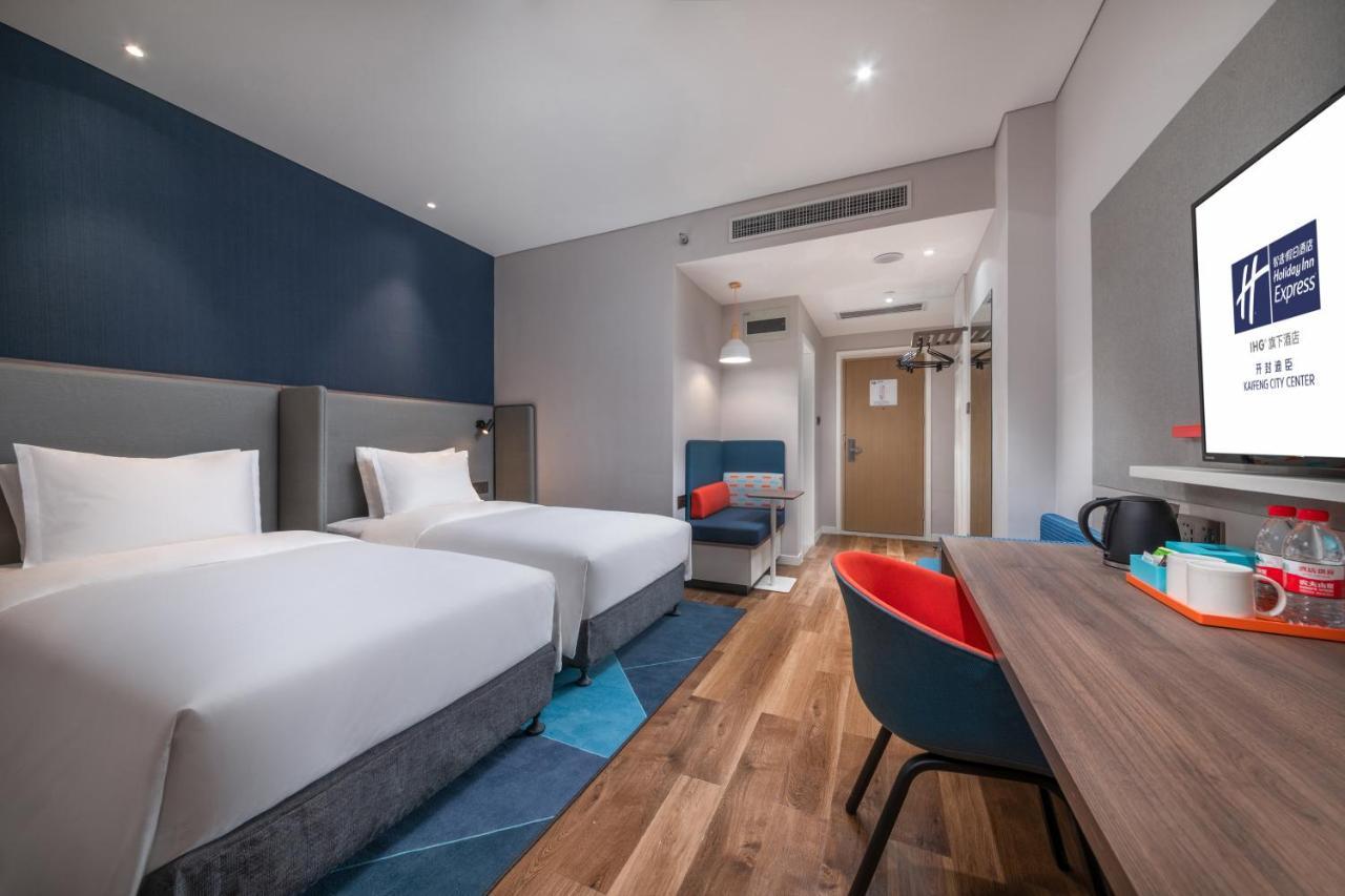 Holiday Inn Express Kaifeng City Center By Ihg Esterno foto
