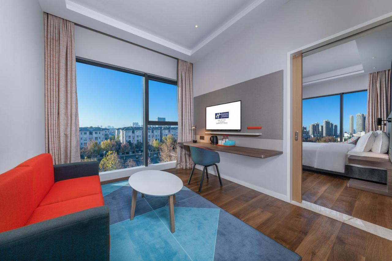 Holiday Inn Express Kaifeng City Center By Ihg Esterno foto