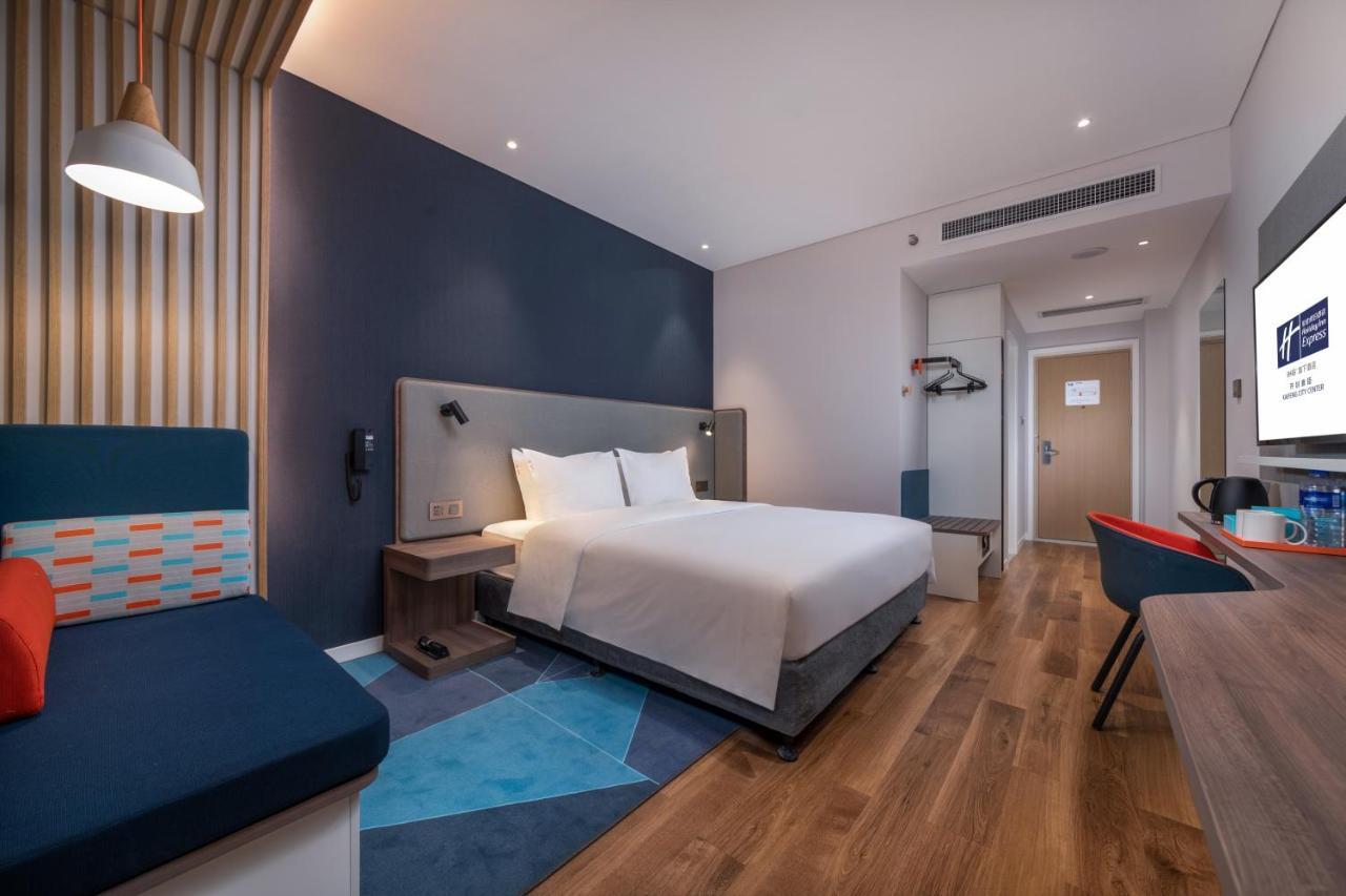 Holiday Inn Express Kaifeng City Center By Ihg Esterno foto
